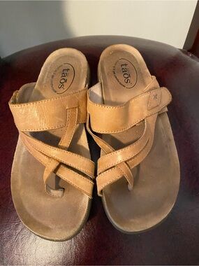 Taos Footwear Tan Leather Crossover Strap Sandals